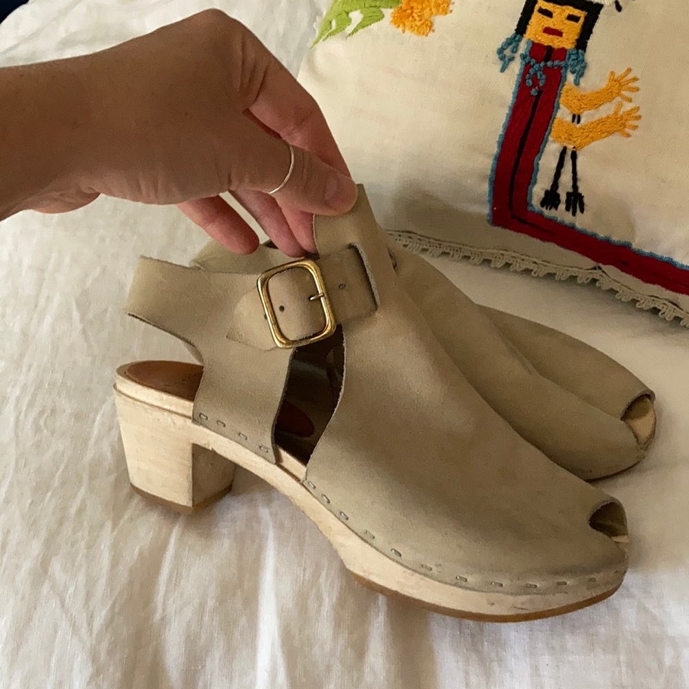 BRYR peep toe clogs - Picture 1 of 5